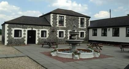 Coach House Hotel