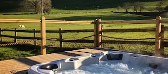 The Hand at Llanarmon