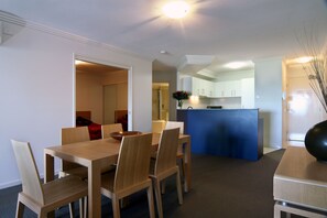 2 Bedroom Apartment - Interconnecting | In-room dining