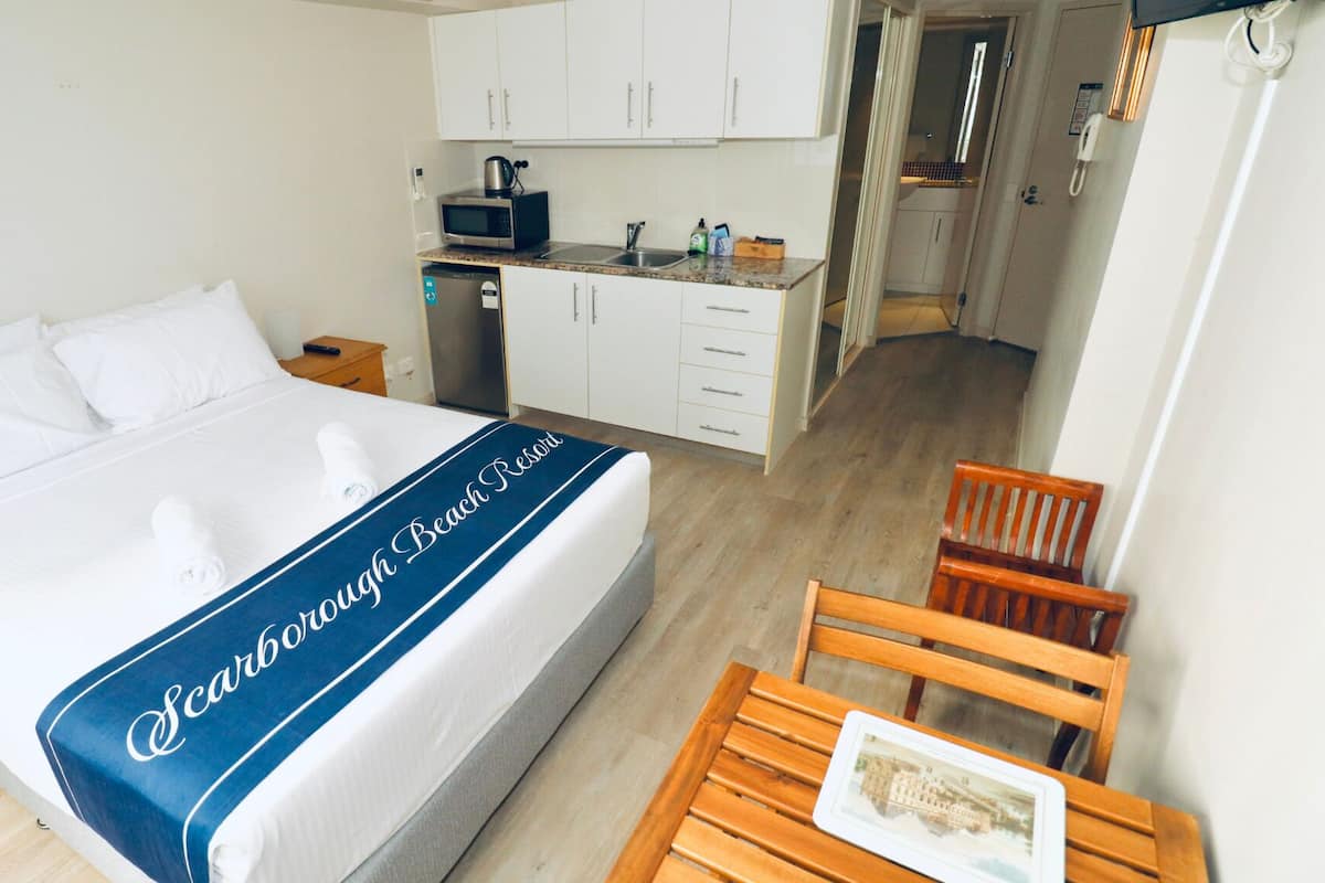 Studio with Balcony | In-room safe, individually decorated, individually furnished, desk