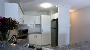 Microwave, coffee/tea maker, electric kettle, toaster