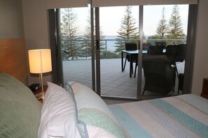 Leilighet, 3 soverom | Individuelt dekorert, individuelt innredet og skrivebord