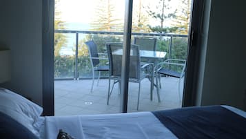 Caja de seguridad en la habitación y decoración personalizada