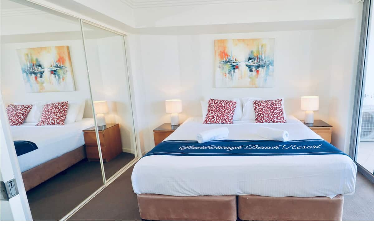 Individuell dekoriert, individuell eingerichtet, Schreibtisch