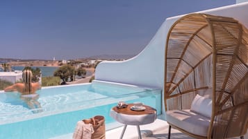 Ocean View Junior Suite Heated Private Infinity Pool with Glass Wall | Egyptian cotton sheets, premium bedding, down duvets, Tempur-Pedic beds