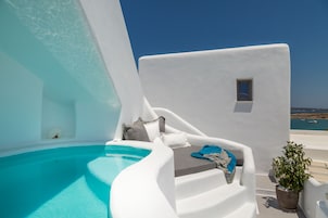 Ocean View Diamond Suite Heated Private Plunge Pool | Μπαλκόνι