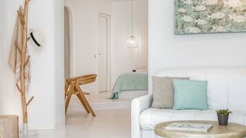 Ocean View Diamond Suite Heated Private Plunge Pool | Sala de estar | Impressoras