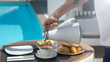 Free daily buffet breakfast