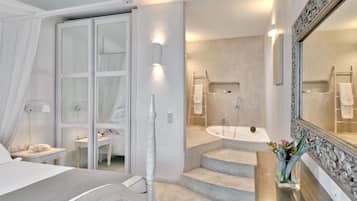 Sea View Honeymoon Suite, Jetted Tub | Egyptian cotton sheets, premium bedding, Tempur-Pedic beds, minibar