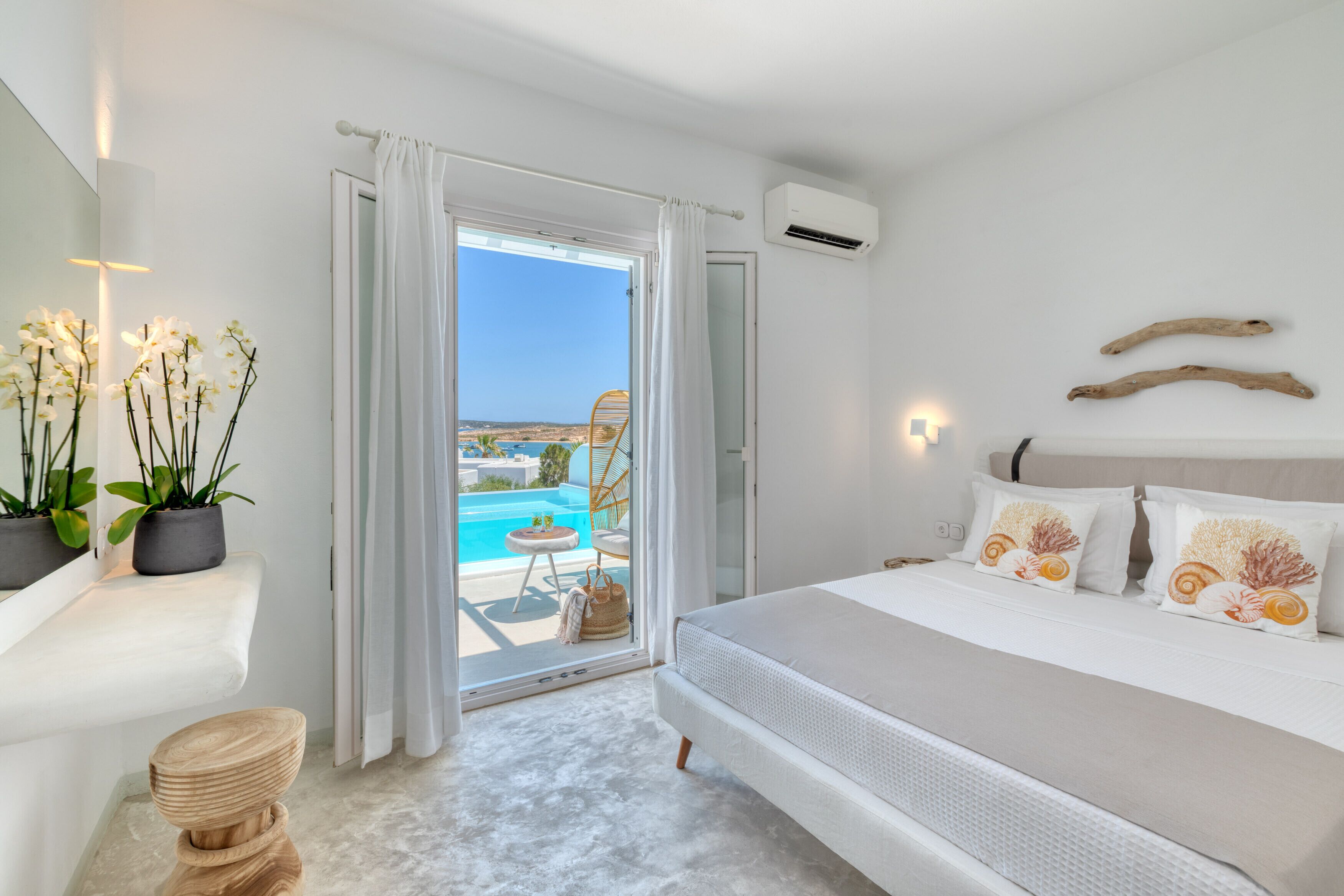 Ocean View Junior Suite Heated Private Infinity Pool with Glass Wall | Strand-/Meerblick