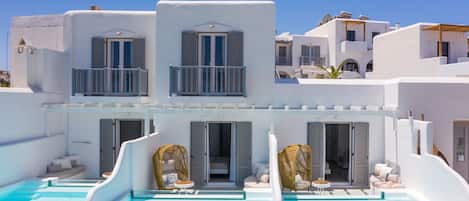 Ocean View Junior Suite Heated Private Infinity Pool with Glass Wall | Private pool