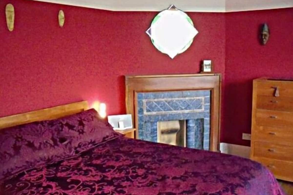 Double Room, Ensuite (Raspberry)