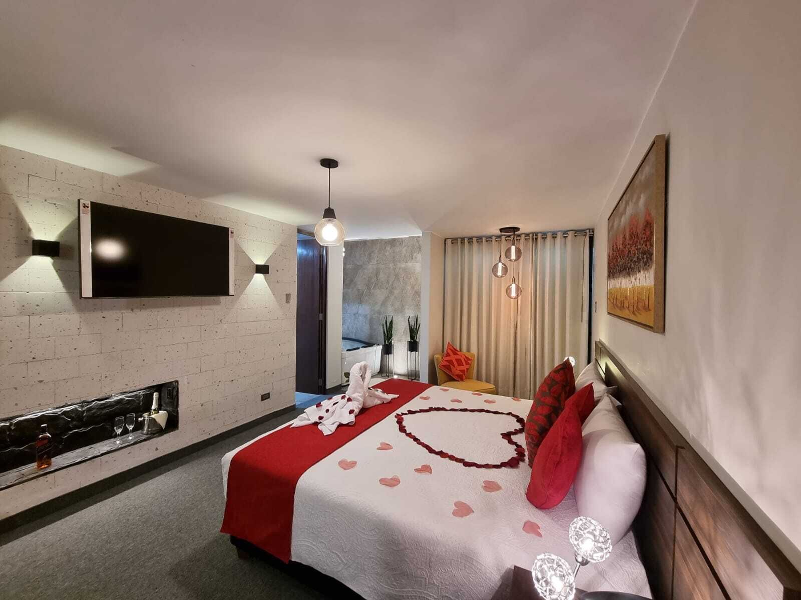 suite | hypo-allergenic bedding, minibar, laptop workspace, iron/ironing board