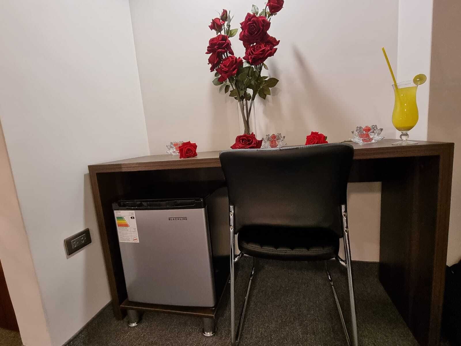 suite | hypo-allergenic bedding, minibar, laptop workspace, iron/ironing board