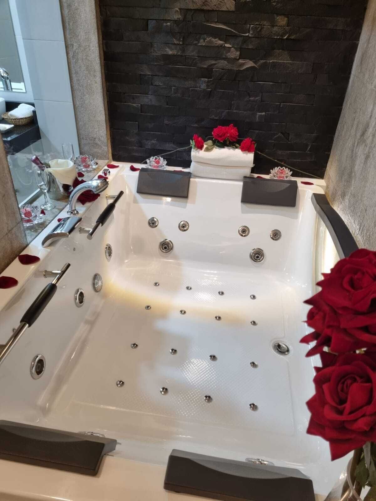 suite | private spa tub