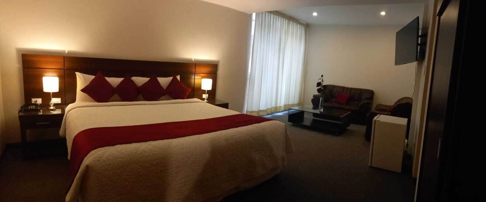 Junior Room, 1 King Bed