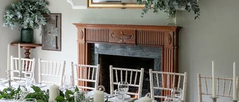 Daily full breakfast (EUR 15.95 per person)