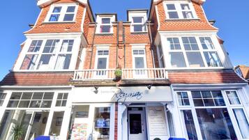 Entrada al alojamiento