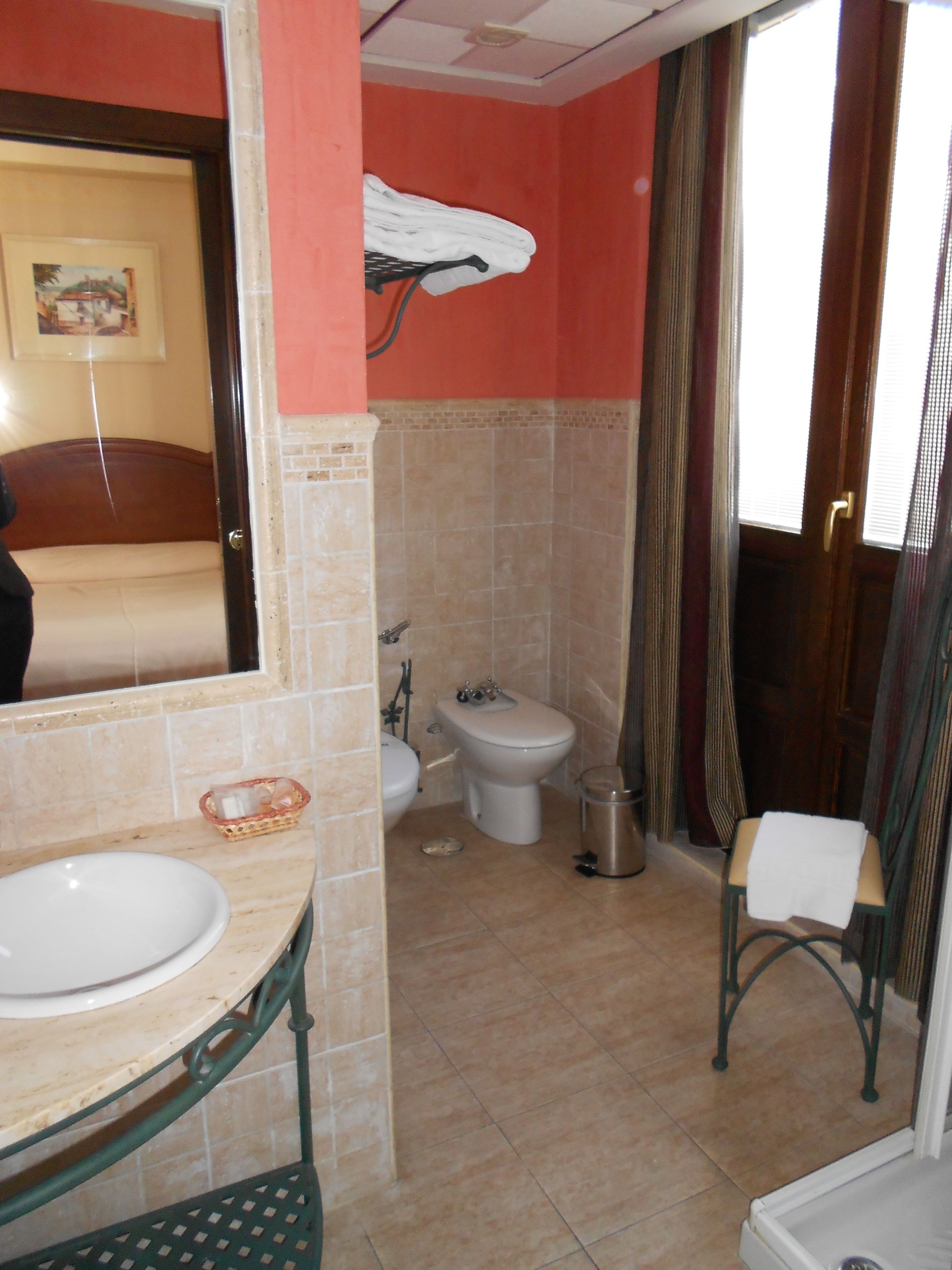 shower, free toiletries, hair dryer, bidet