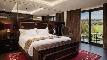 Minibar, Zimmersafe, Schreibtisch, schallisolierte Zimmer