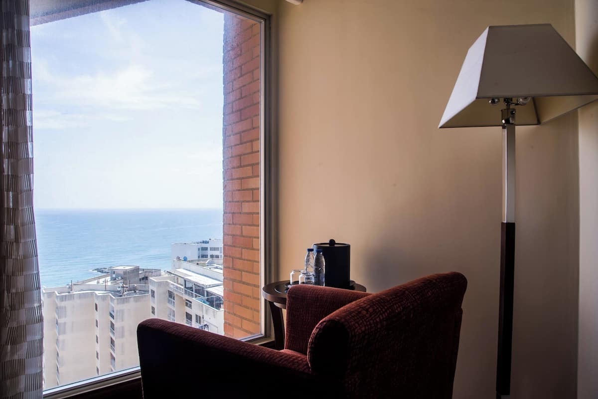1 bedroom, premium bedding, down duvets, in-room safe