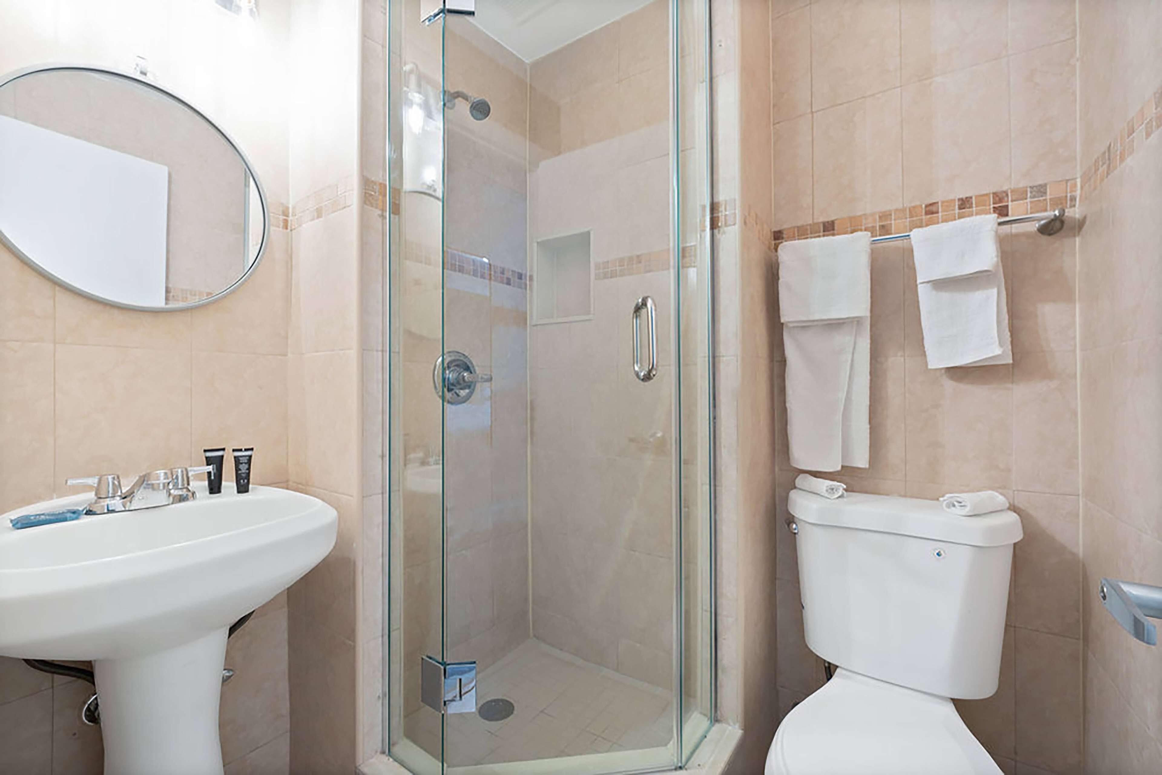 Photo - Garden Hotel Miami International Airport