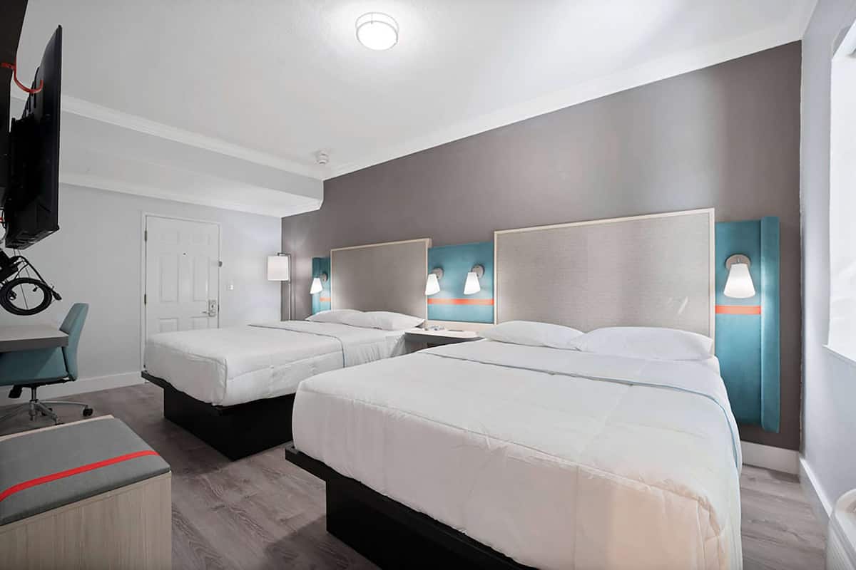 1 Schlafzimmer, Allergikerbettwaren, Schreibtisch