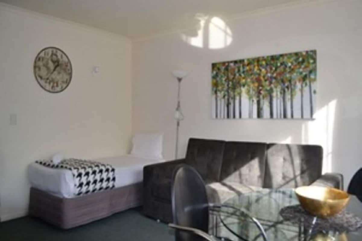 1 bedroom, blackout curtains, iron/ironing board, free WiFi