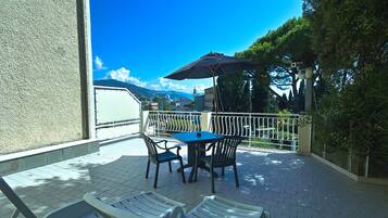Camera Comfort, terrazzo, vista giardino | Terrace/patio