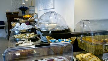 Daily buffet breakfast for a fee