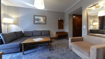 Suite, 1 Queen Bed, Balcony | In-room safe, desk, iron/ironing board, free WiFi