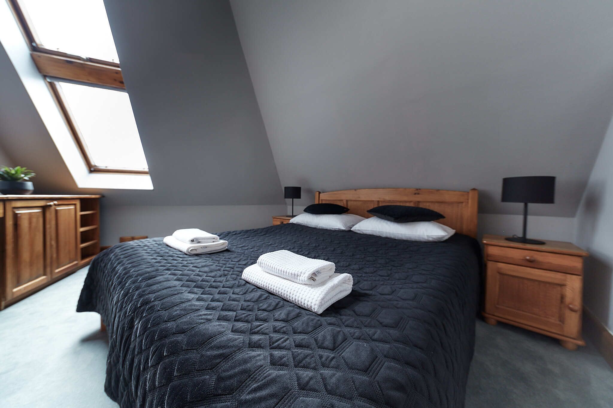 twin room, 2 single beds | in-room safe, desk, iron/ironing board, free wifi