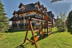 Children's play area - outdoor