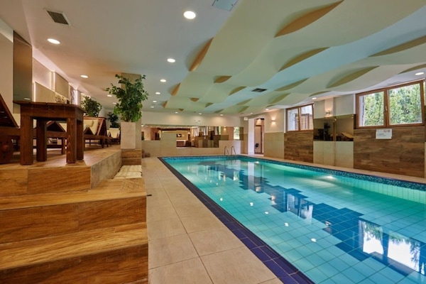 Indoor pool, pool loungers