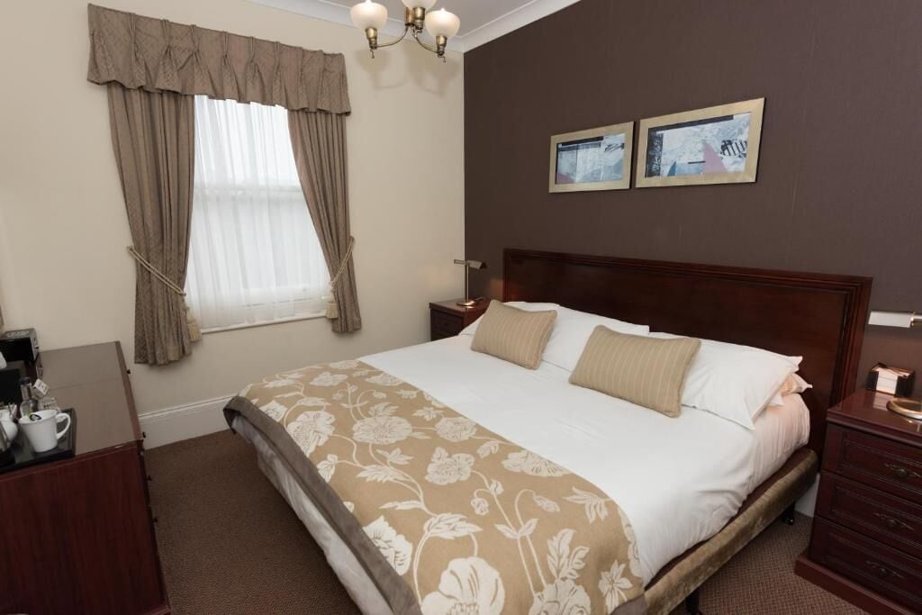 Superior Double or Twin Room | Iron/ironing board, rollaway beds, free WiFi, bed sheets