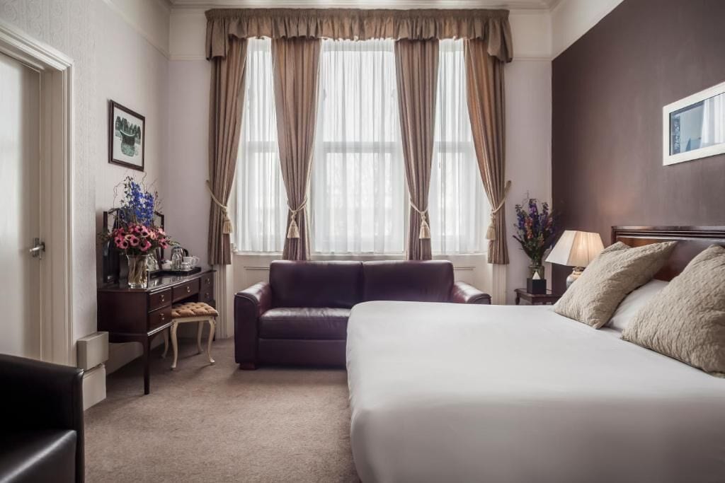 Standard Double or Twin Room | Iron/ironing board, rollaway beds, free WiFi, bed sheets