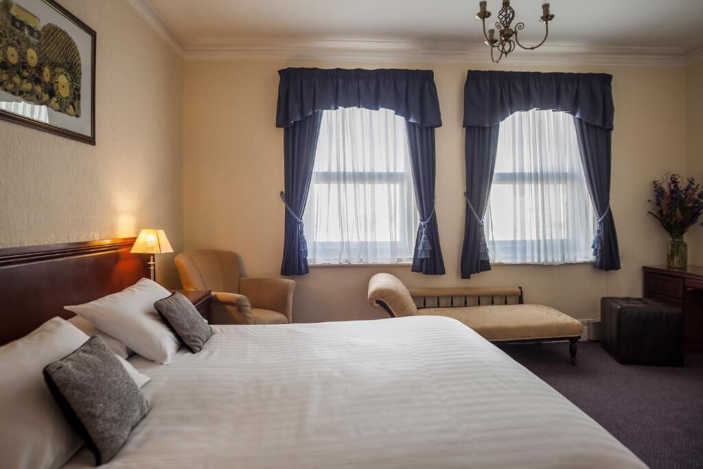 Classic Double Room | Iron/ironing board, rollaway beds, free WiFi, bed sheets