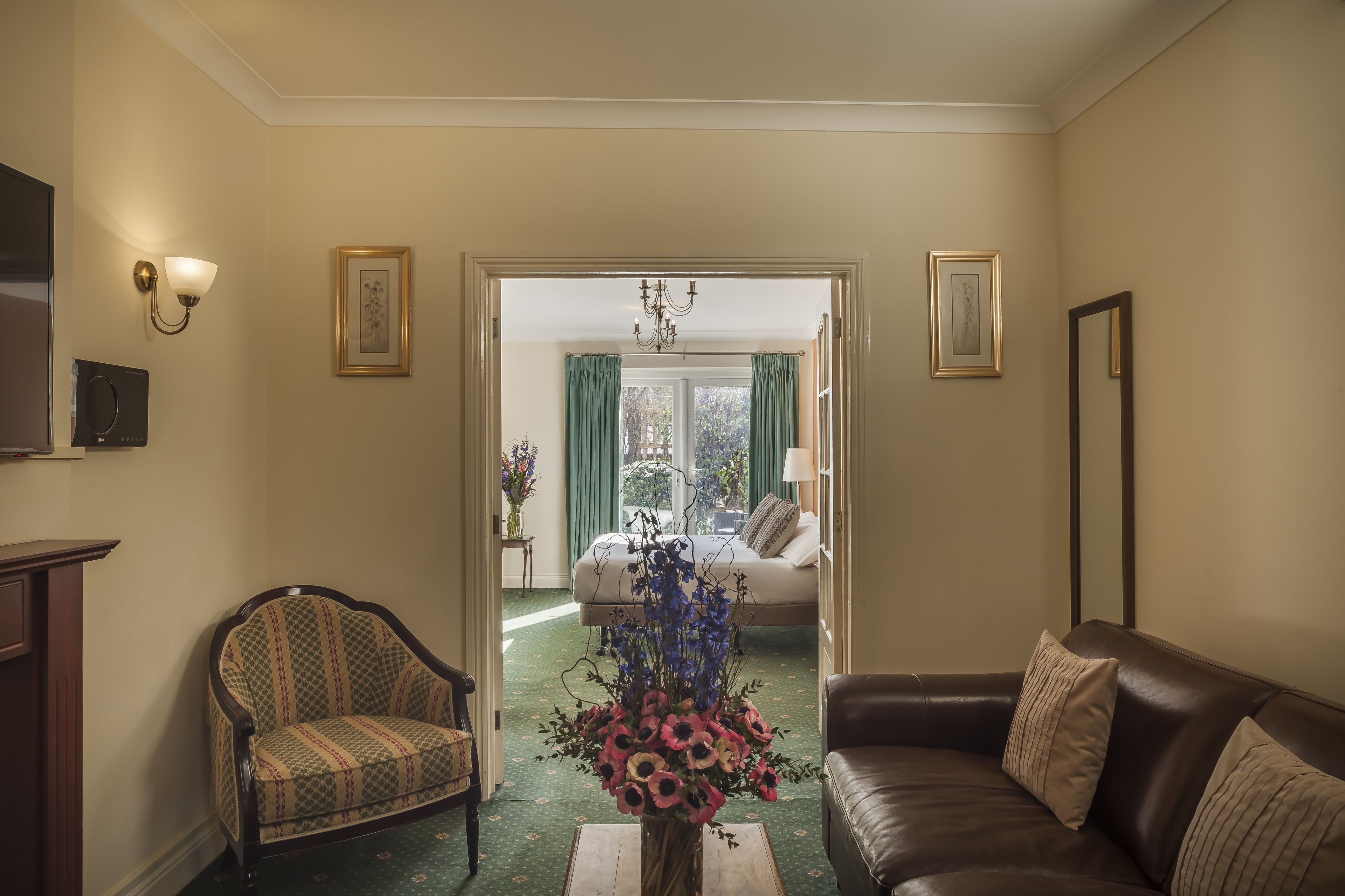 suite | living room | lcd tv