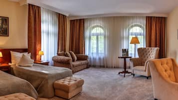 Deluxe Double Room (with extra bed) | Hypo-allergenic bedding, minibar, in-room safe, iron/ironing board