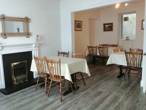Free daily continental breakfast  - Harbourlight Guest House (Saundersfoot)