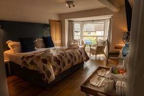 Double or Twin Room, Ensuite (Nettle) | Interior - Wild Garlic Rooms (Stroud)
