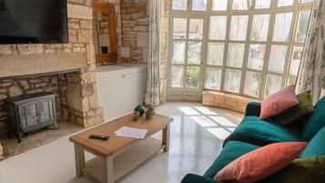 Apartment, Accessible, Ensuite (Flat 2 - Shortwood) | Interior