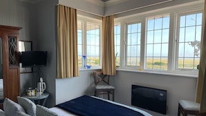 Superior Double Room, Ensuite, Sea View