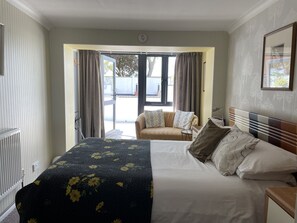 Standard Double Room, Ensuite (Motel Double) - Knights Court Hotel (Great Yarmouth)