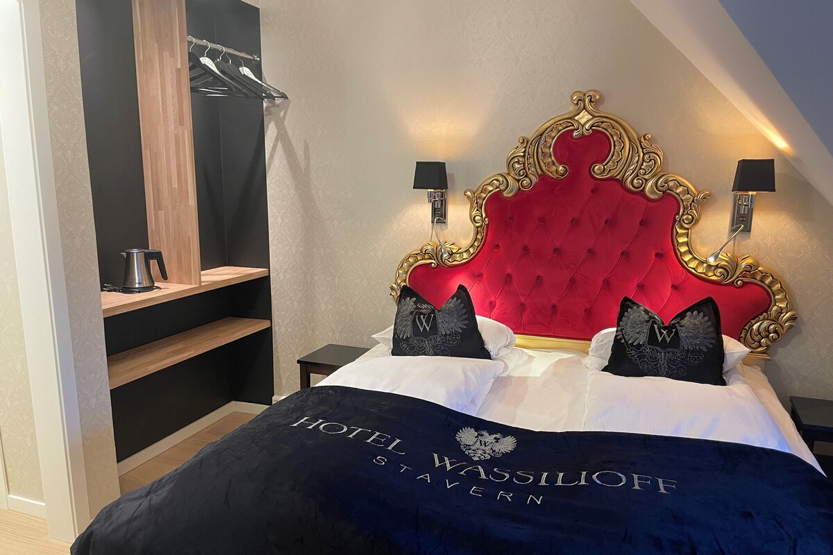 Small Double Room | Egyptian cotton sheets, premium bedding, pillow-top beds, minibar