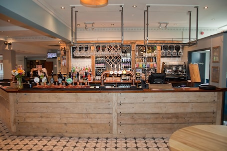 Bar (on property). The Royal Hotel