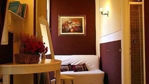Unclassified image, 4 of 26, button - Abatjour - B&B (Florence)