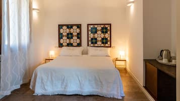 Desk, free WiFi, bed sheets