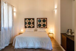 Desk, free WiFi, bed sheets