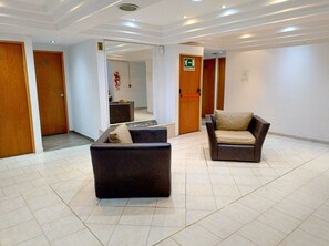 Télévision à écran plasma de 32 pouces avec chaînes par câble